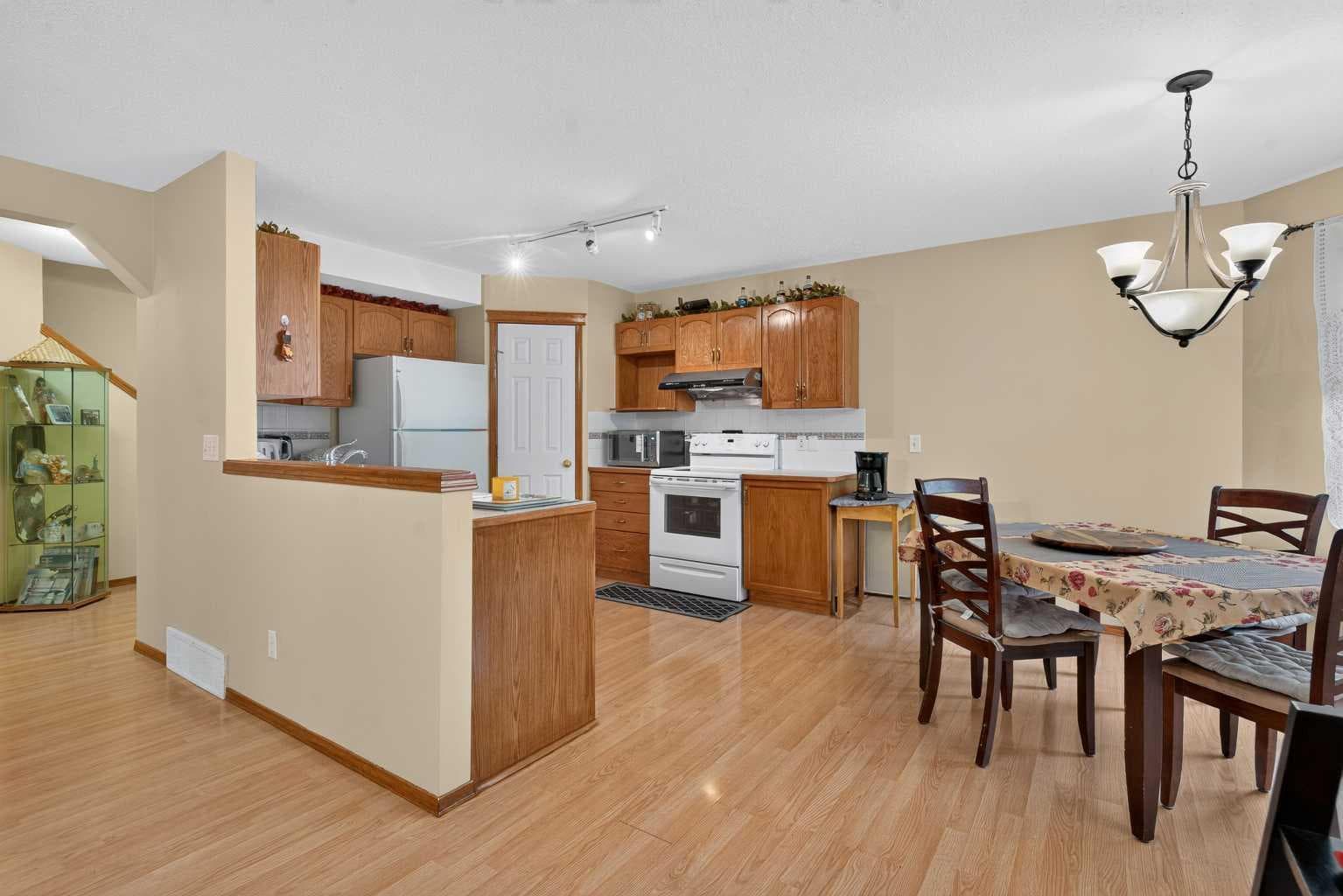 45 Arbour Crest Terrace NW