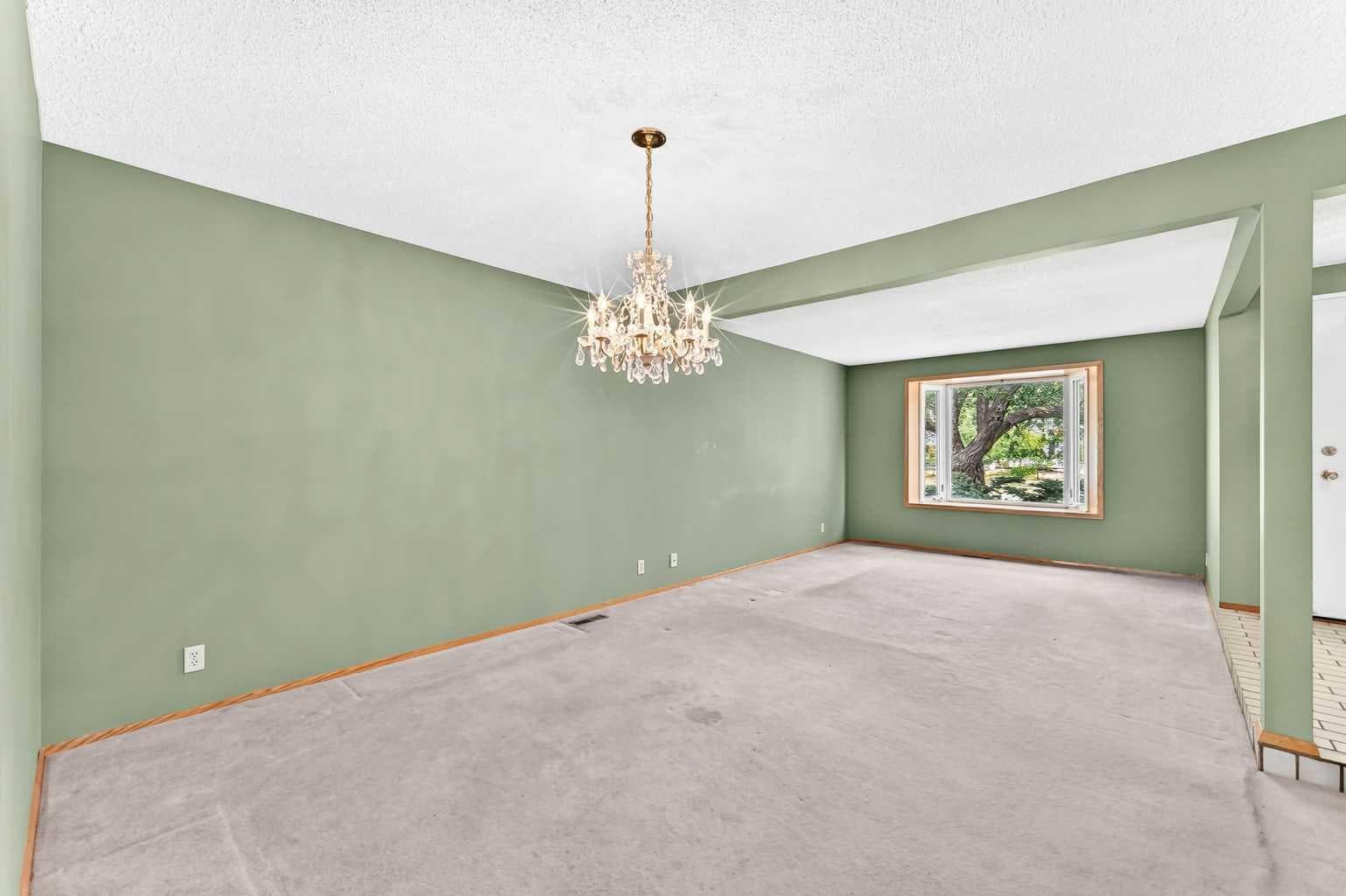 128 Erin Woods Drive SE
