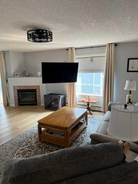 205, 3205 Valleyview Park SE