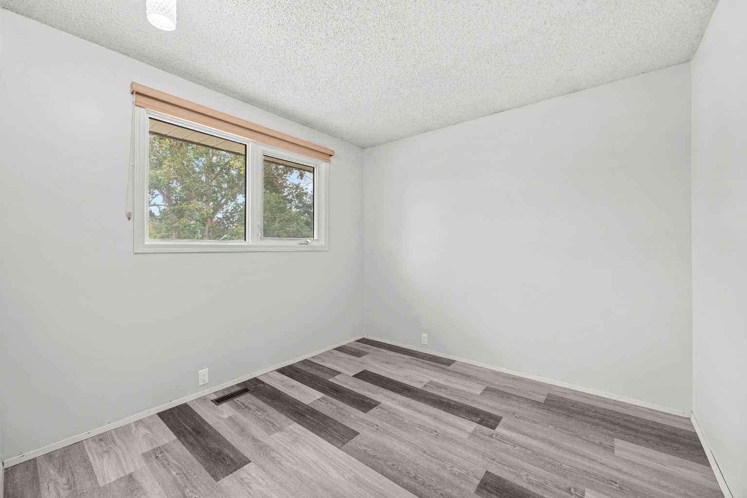 239 Lynnover Place SE