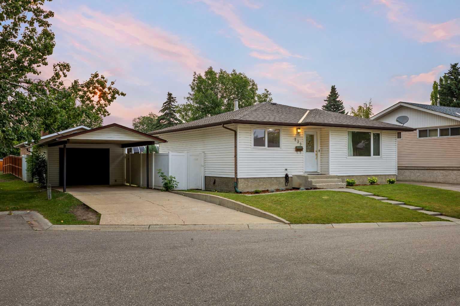 239 Lynnover Place SE