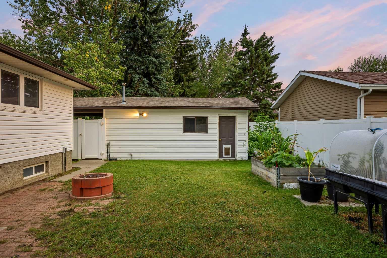 239 Lynnover Place SE