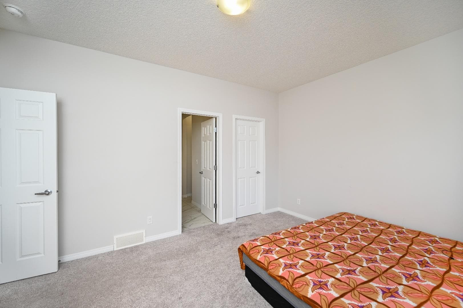 64 Cityside Common NE
