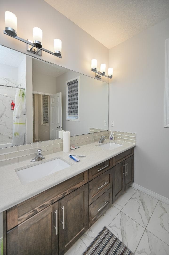 64 Cityside Common NE