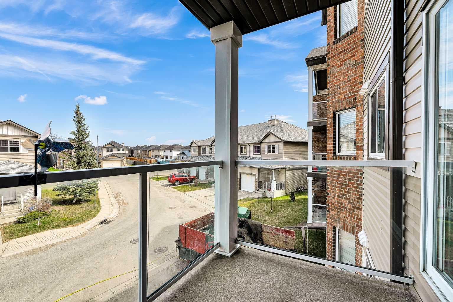 218, 92 Saddletree Court NE