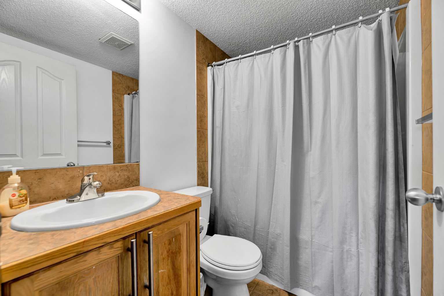 218, 92 Saddletree Court NE