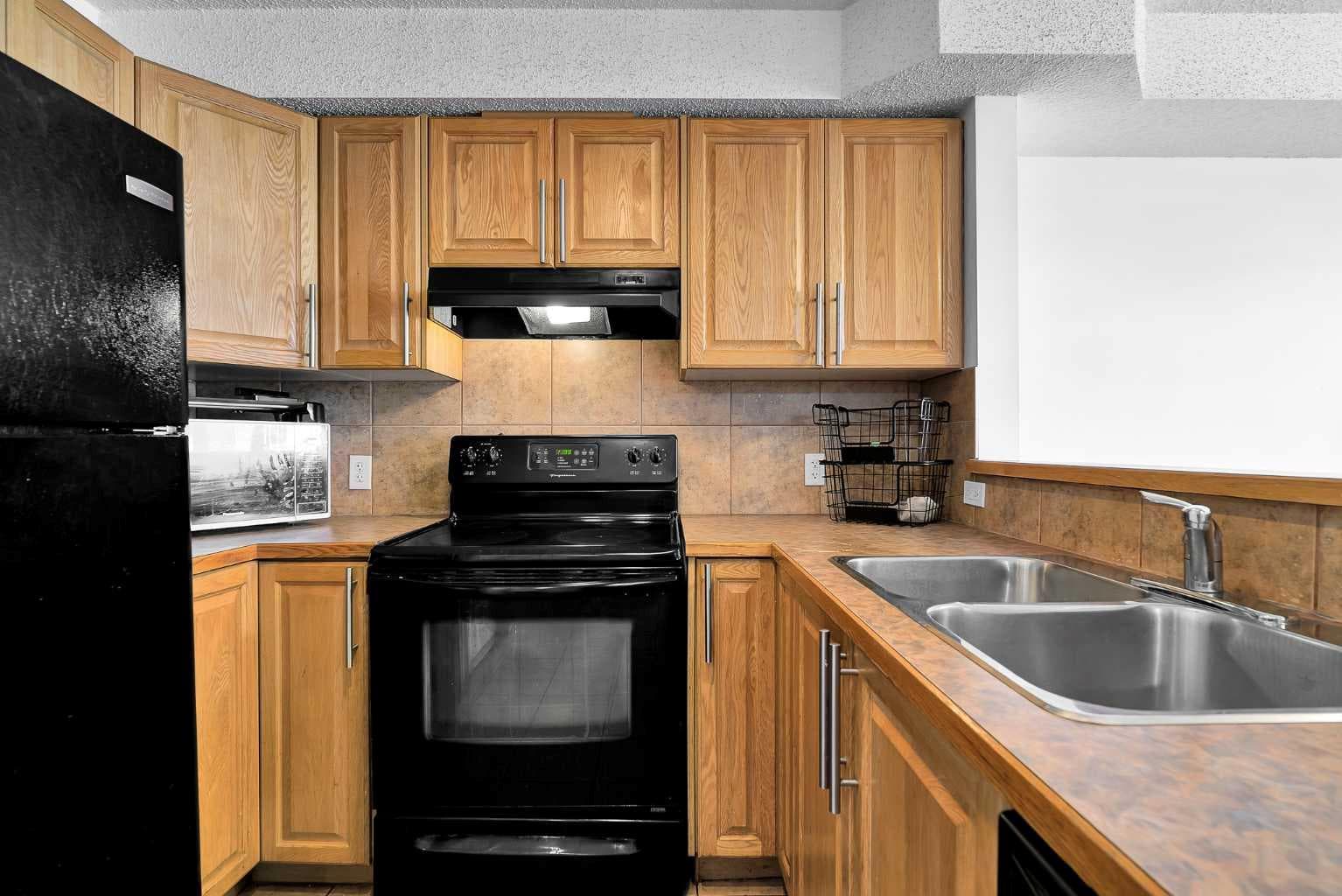 218, 92 Saddletree Court NE