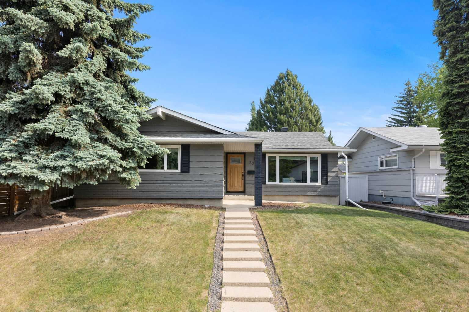20 Mapleburn Drive SE