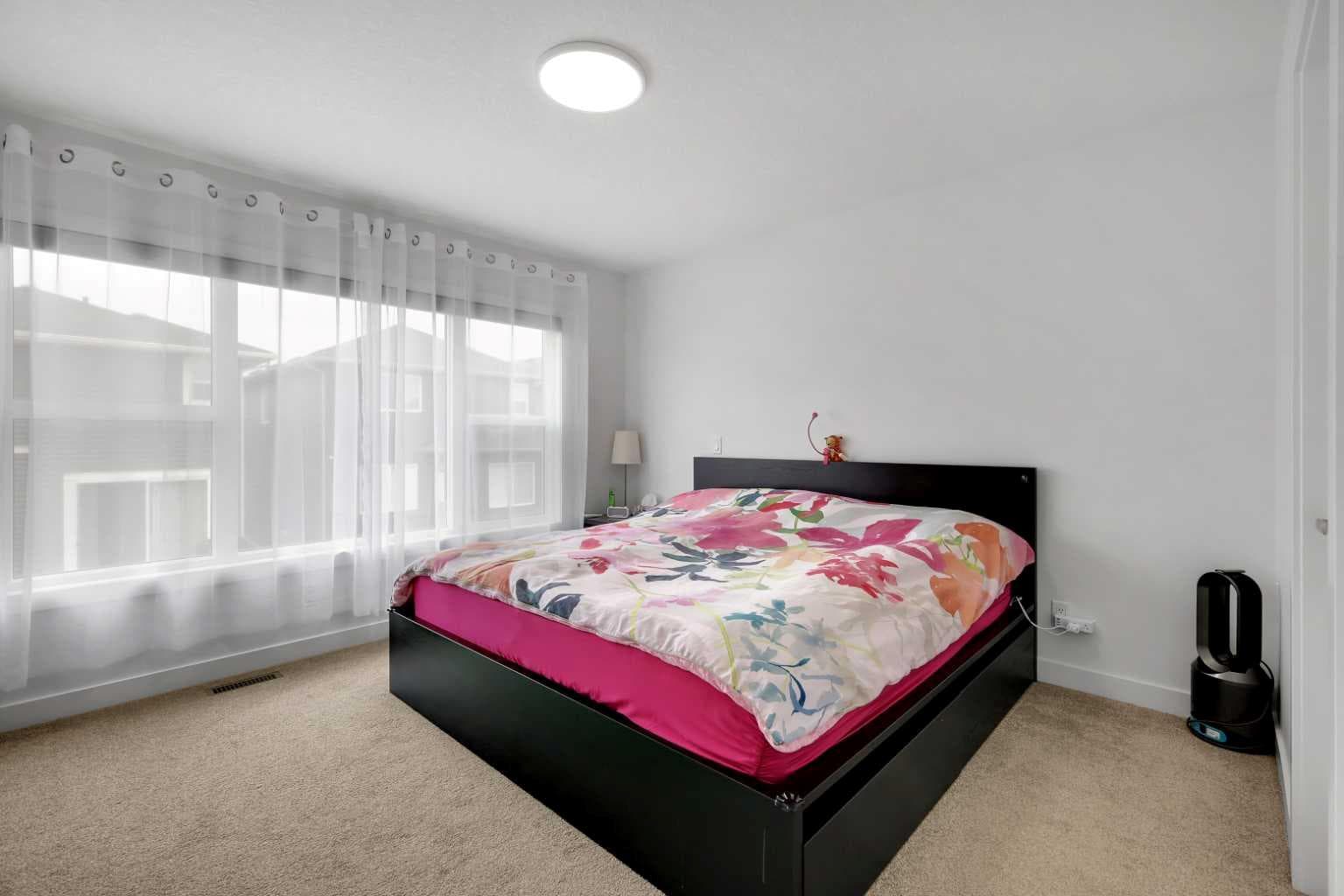 89 Amblehurst Gardens NW