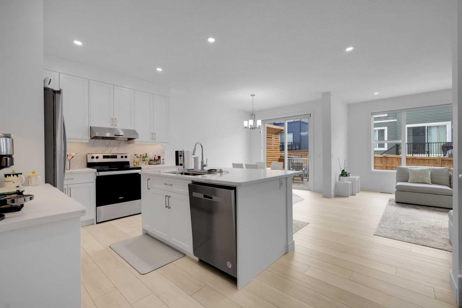 89 Amblehurst Gardens NW