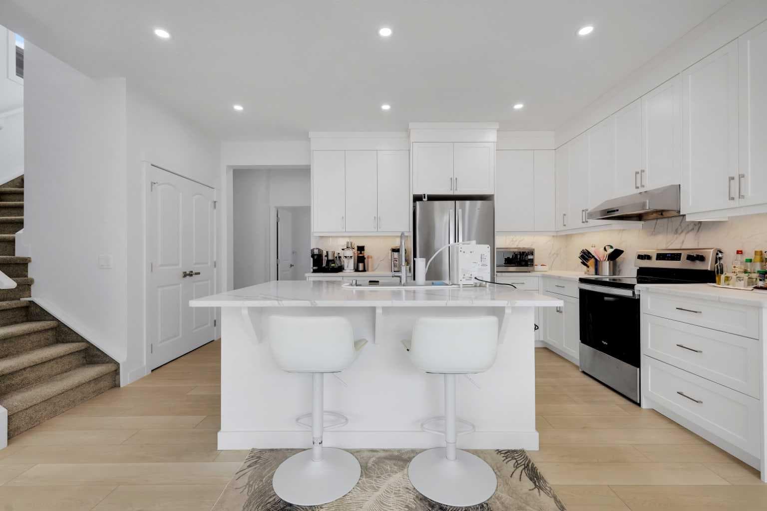 89 Amblehurst Gardens NW