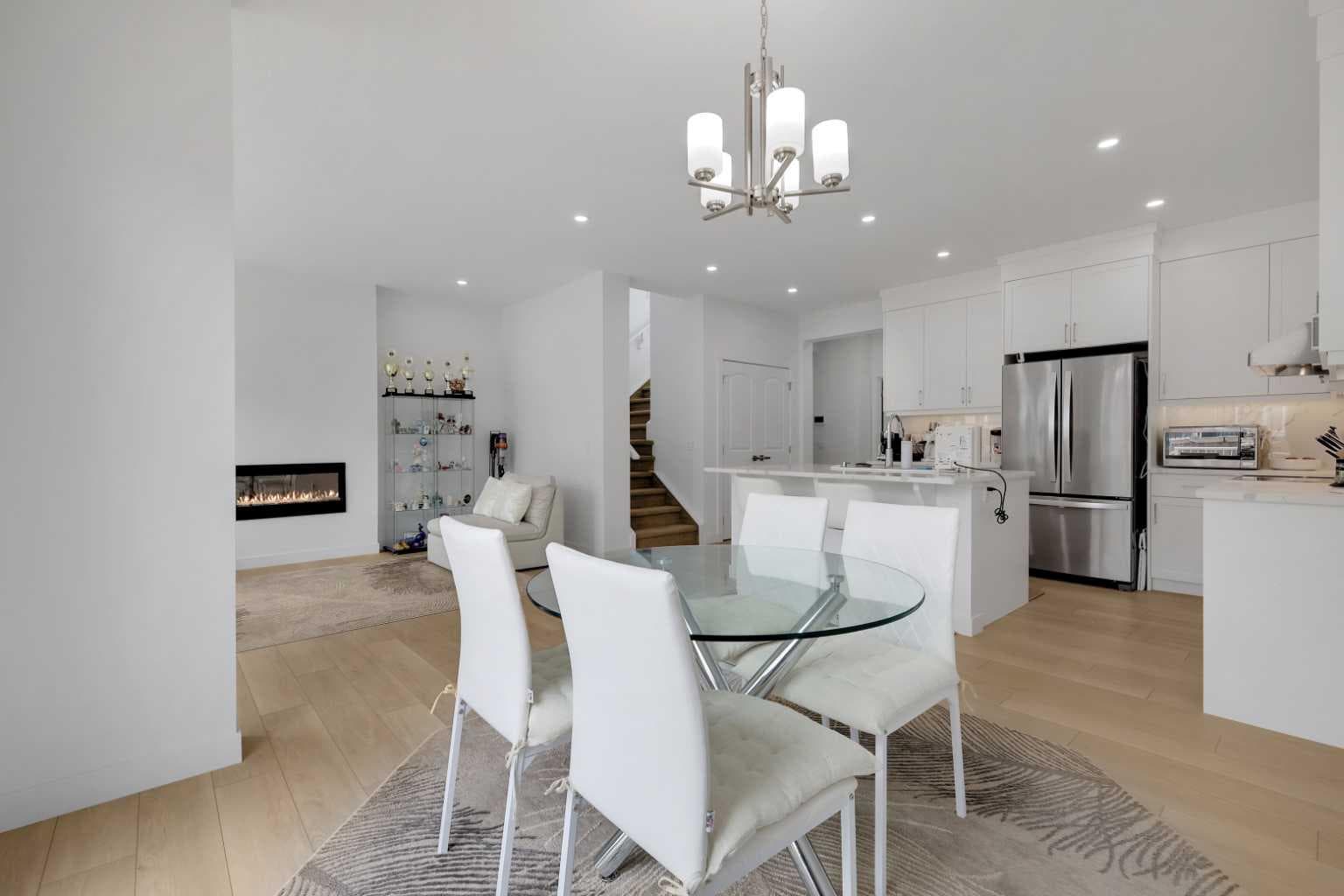 89 Amblehurst Gardens NW
