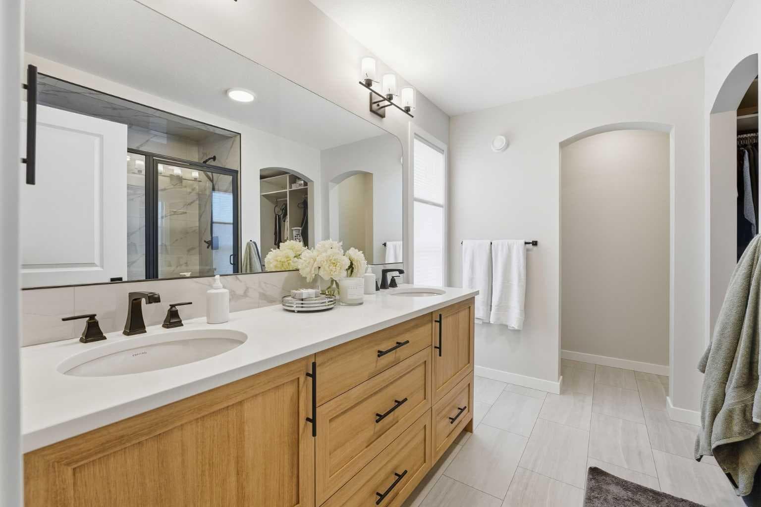 557 Baywater Manor SW