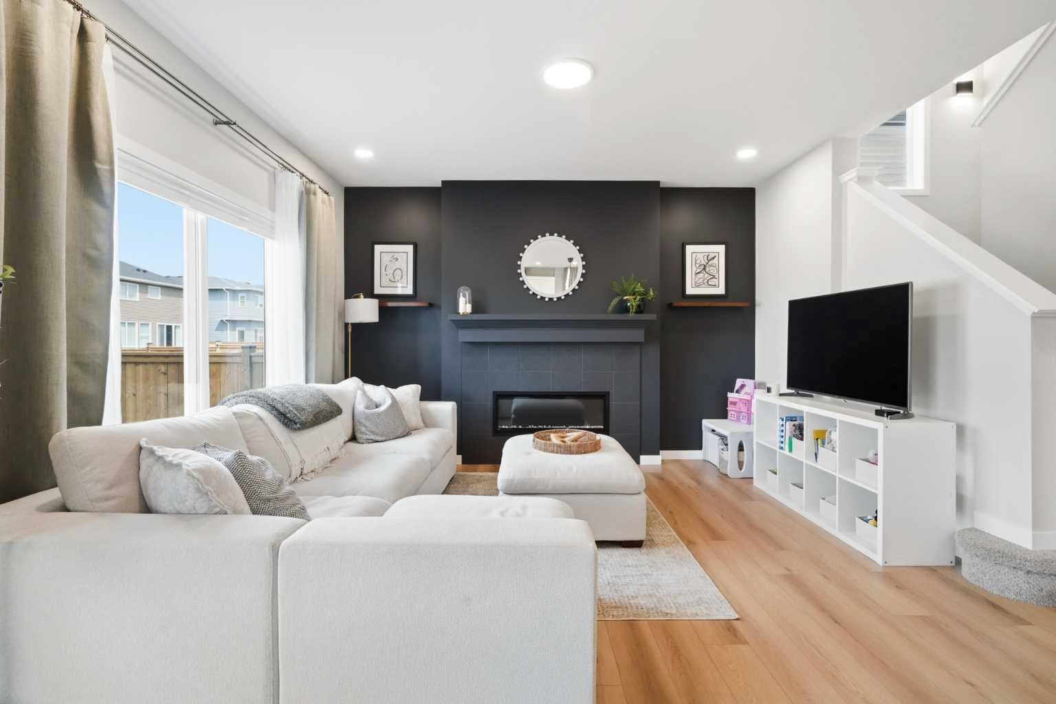 557 Baywater Manor SW