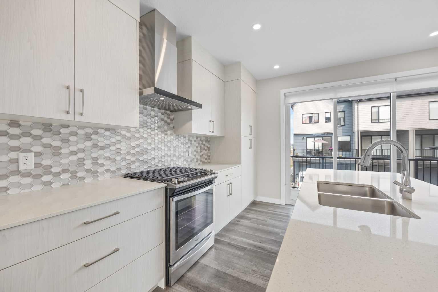 615 Evanston Link NW