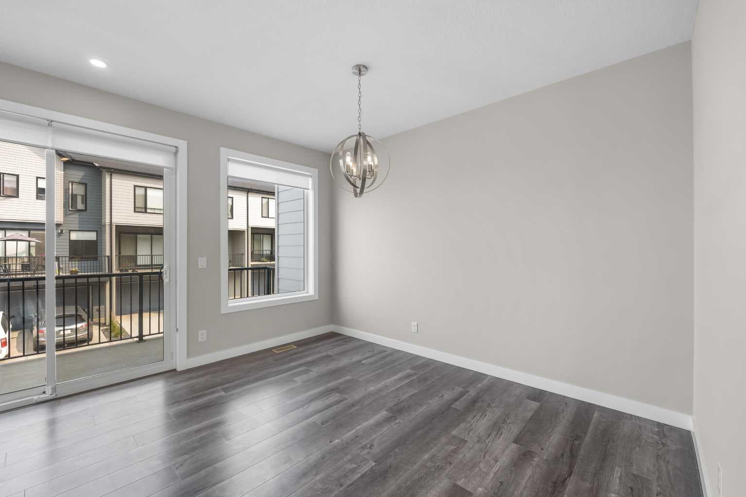 615 Evanston Link NW