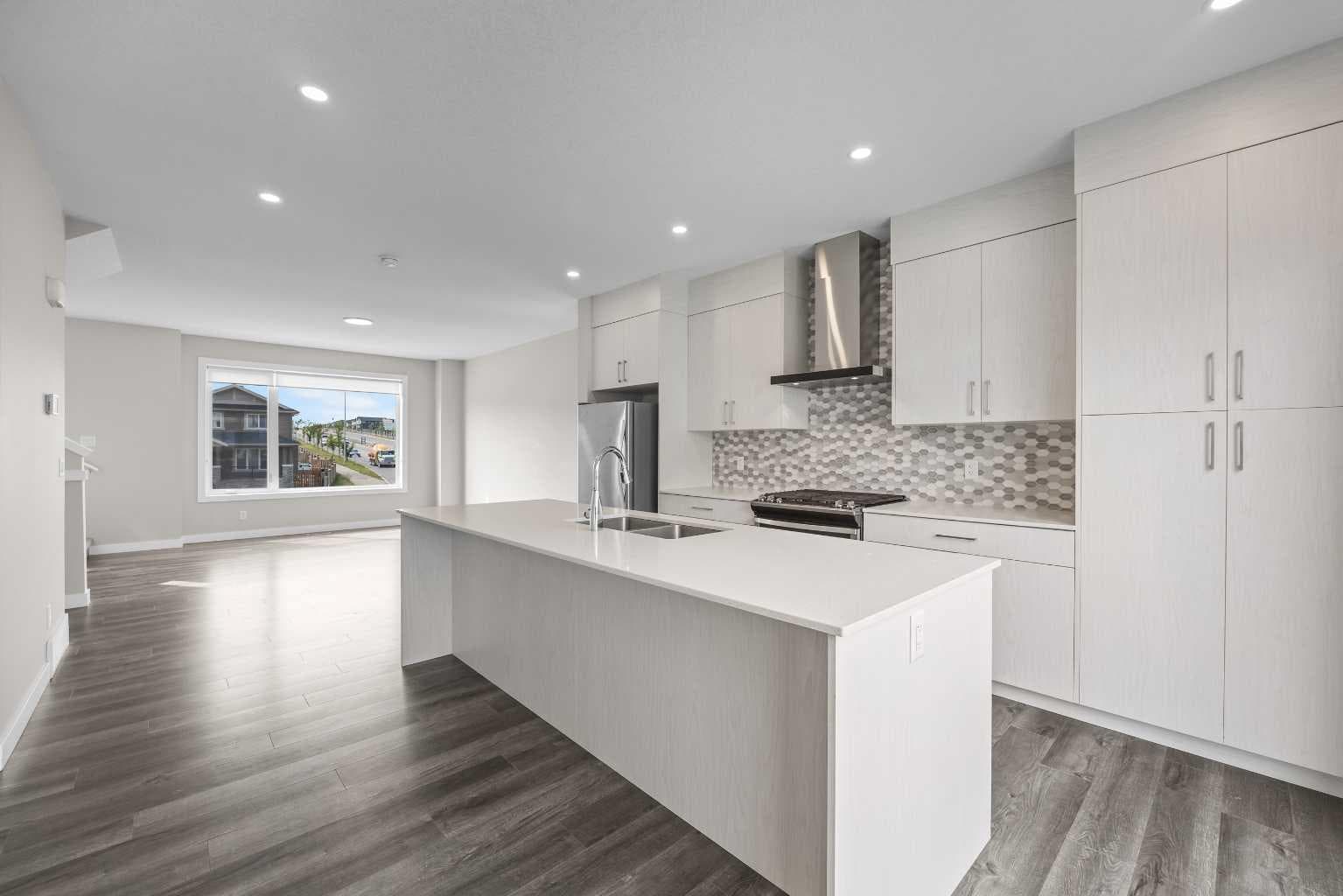 615 Evanston Link NW