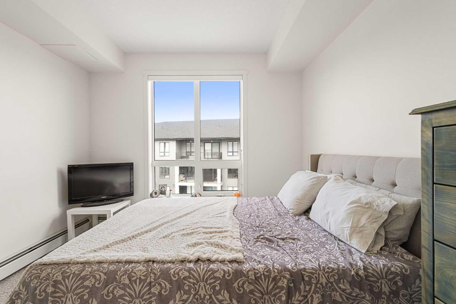 2401, 740 Legacy Village Road SE
