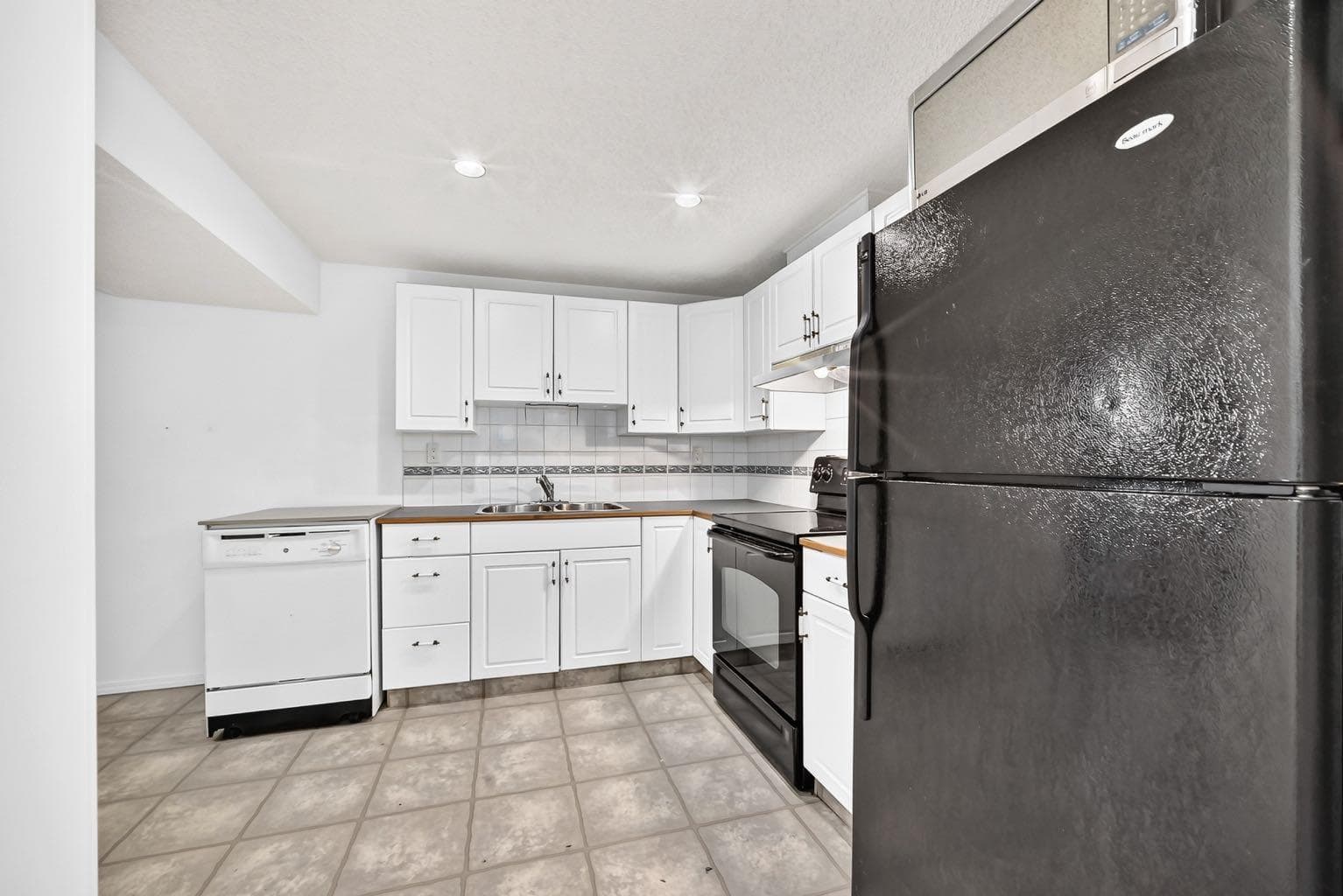7964 Huntington Road NE