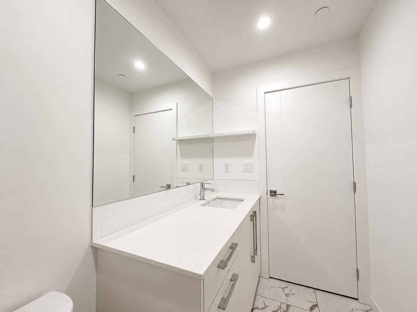 1614, 60 Skyview Ranch Road NE
