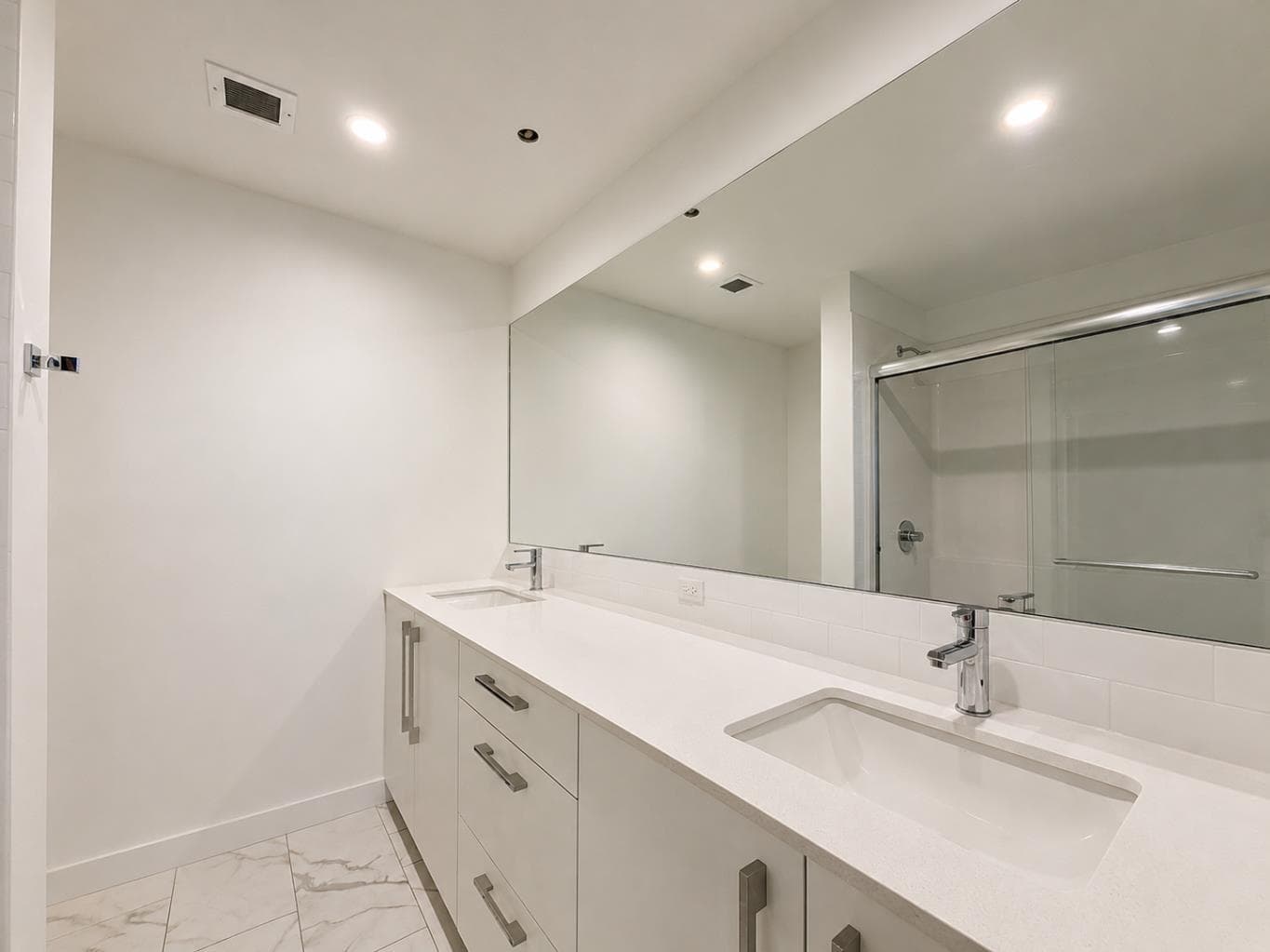 1614, 60 Skyview Ranch Road NE