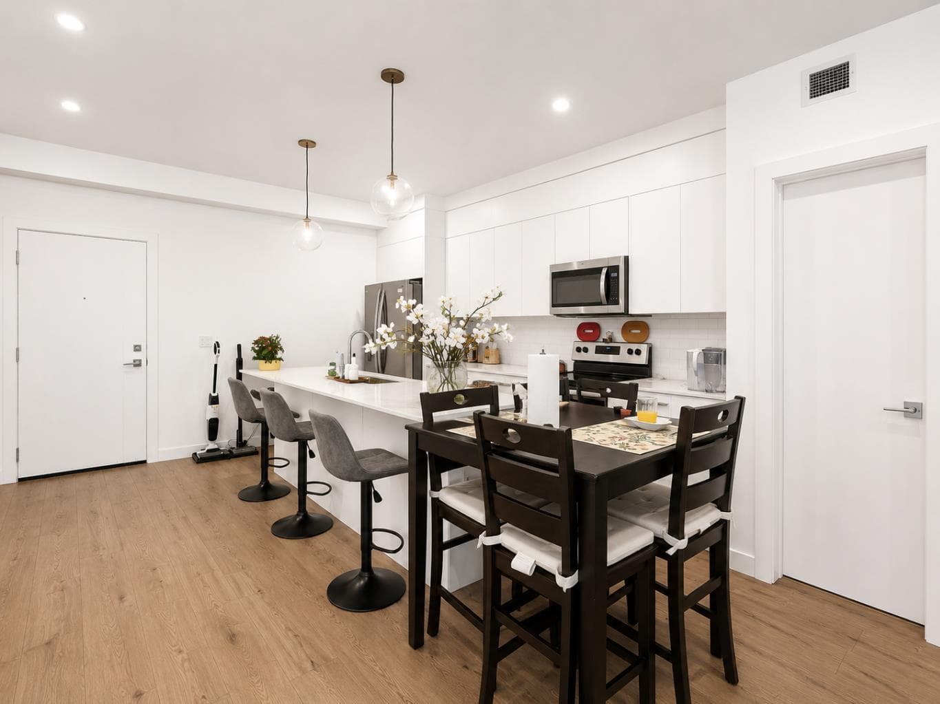 1614, 60 Skyview Ranch Road NE