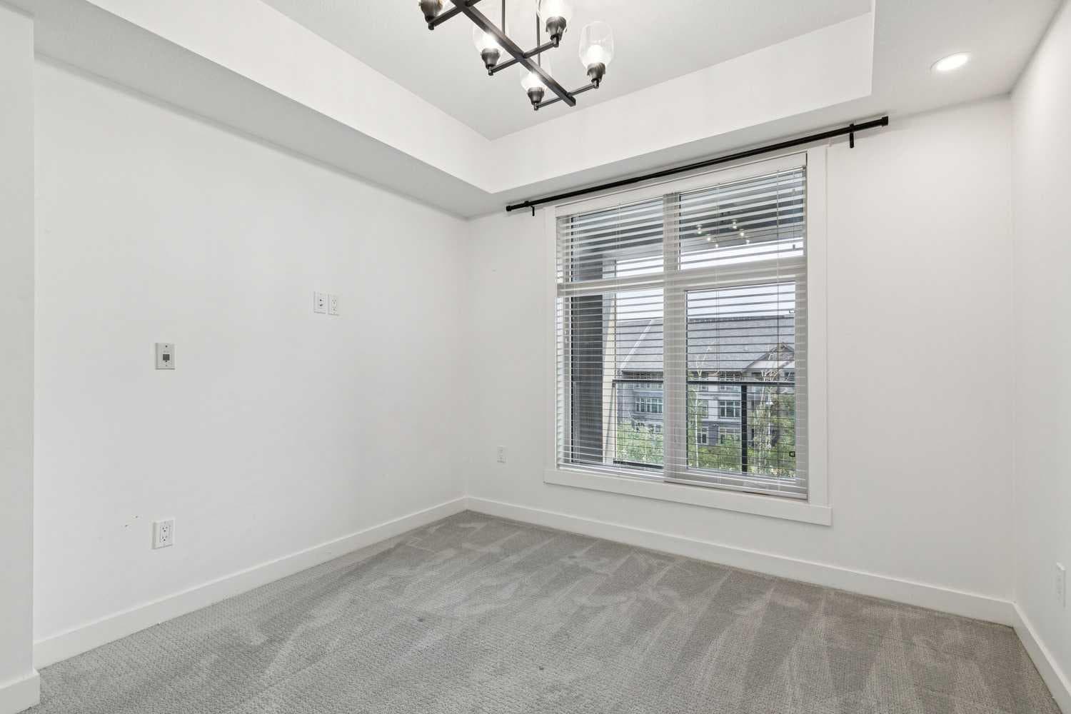 225, 15 Aspenmont Heights SW