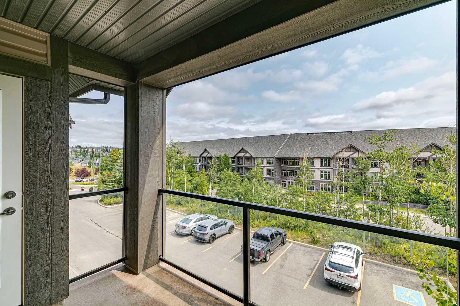 225, 15 Aspenmont Heights SW