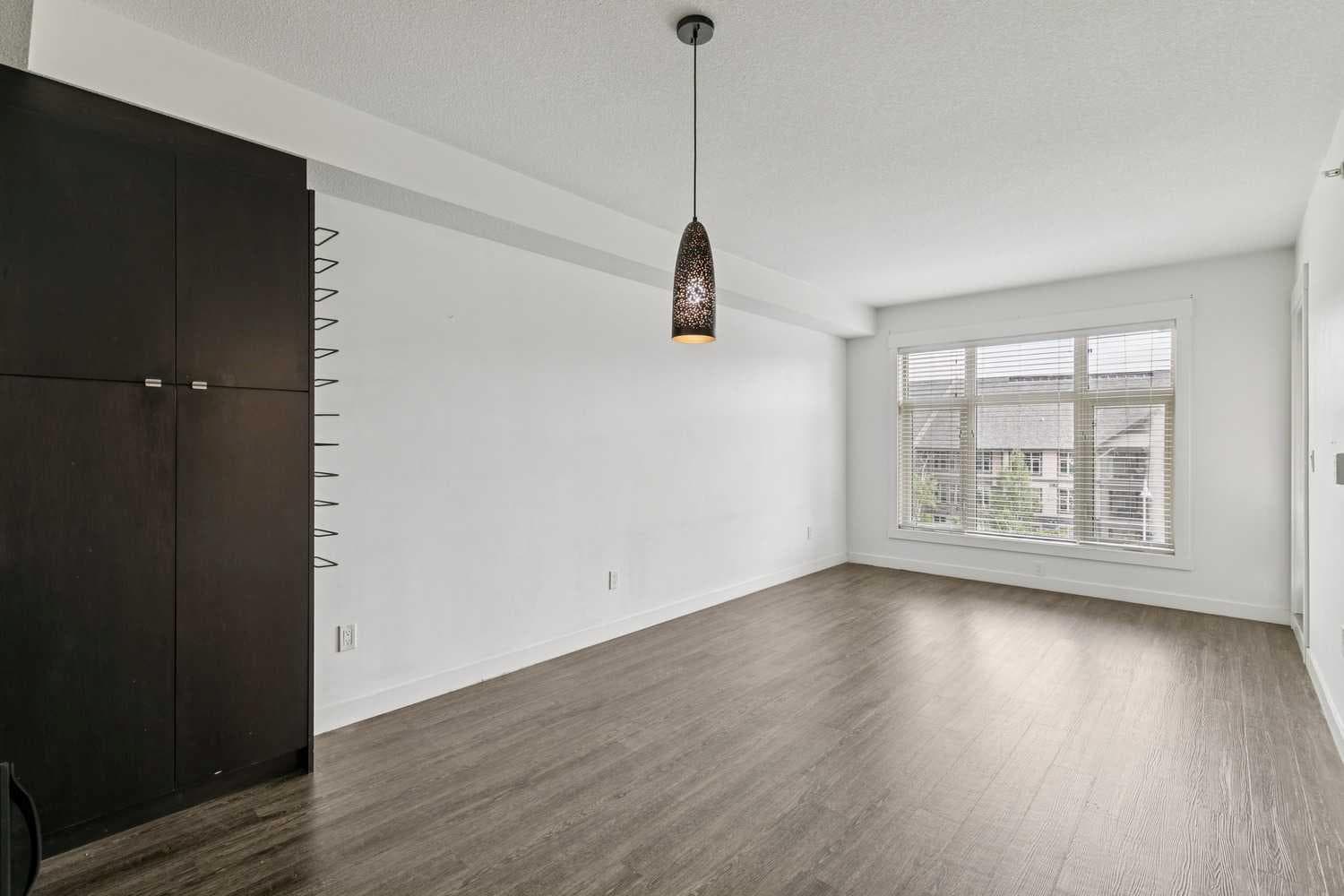 225, 15 Aspenmont Heights SW