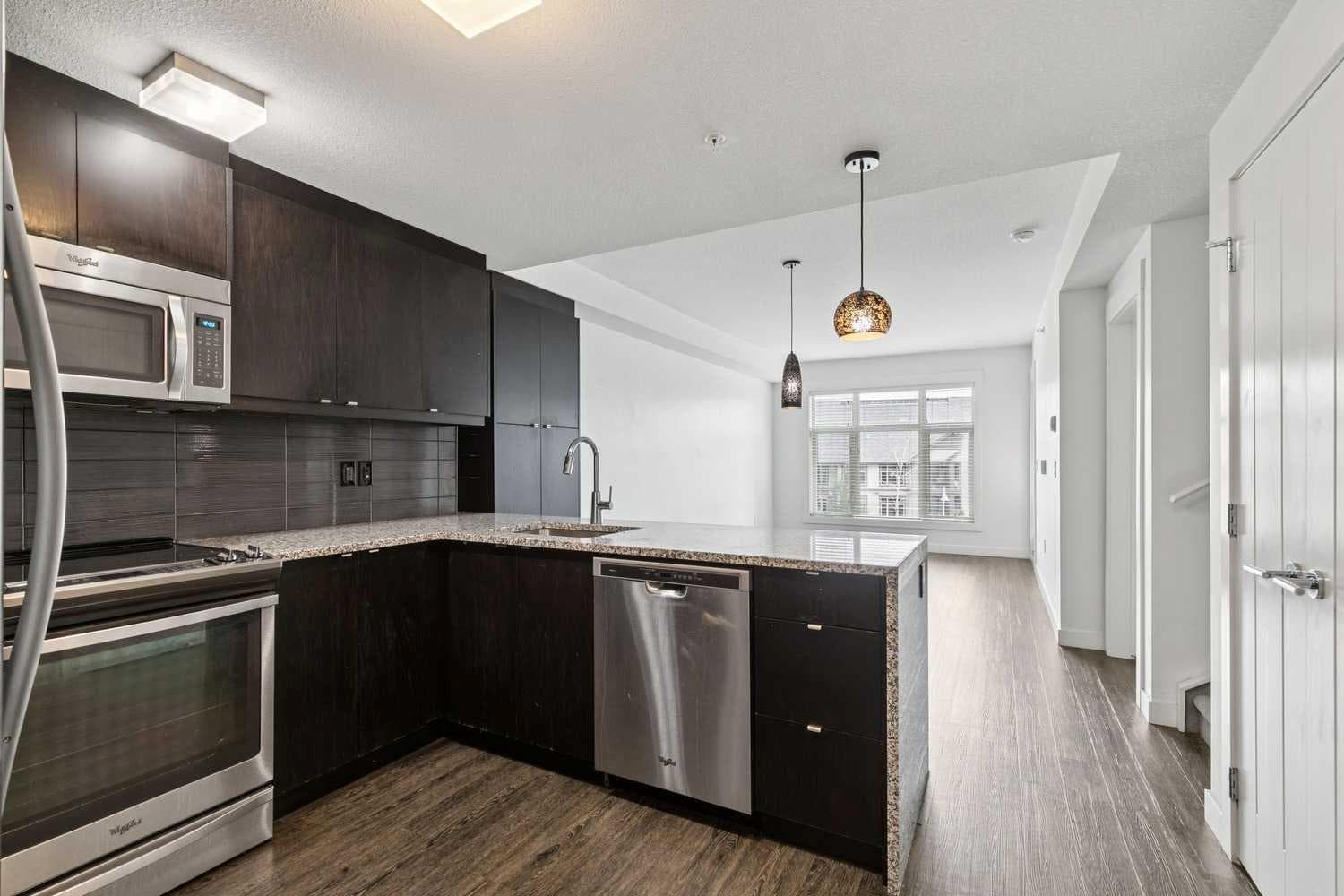 225, 15 Aspenmont Heights SW