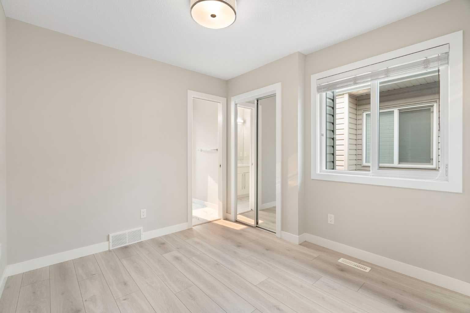125 Corner Meadows Gate NE