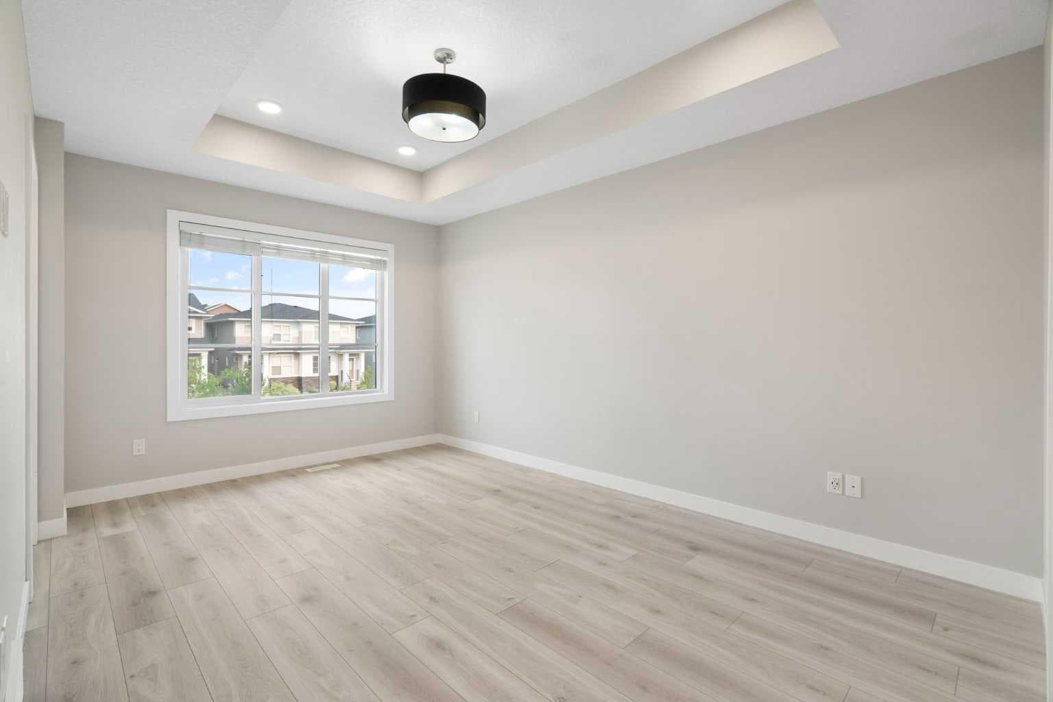 125 Corner Meadows Gate NE