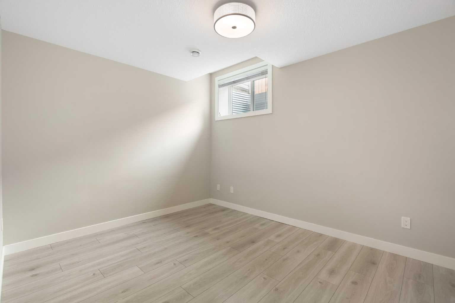 125 Corner Meadows Gate NE