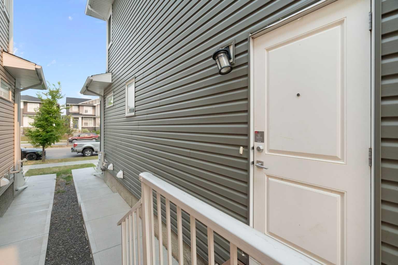 125 Corner Meadows Gate NE