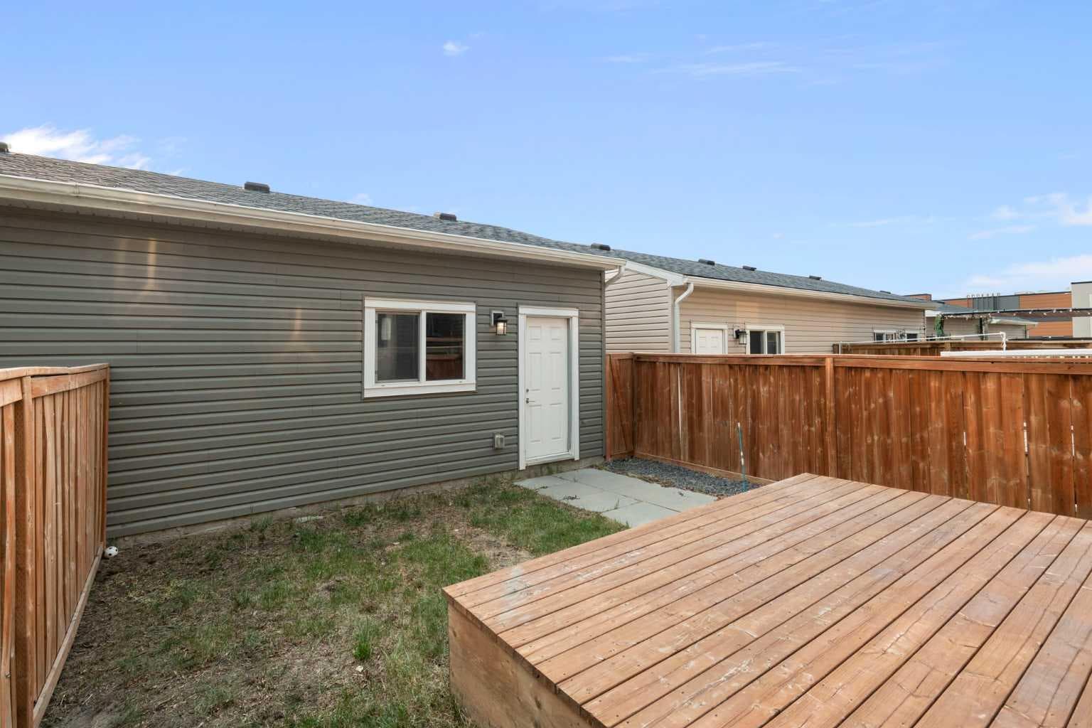 125 Corner Meadows Gate NE