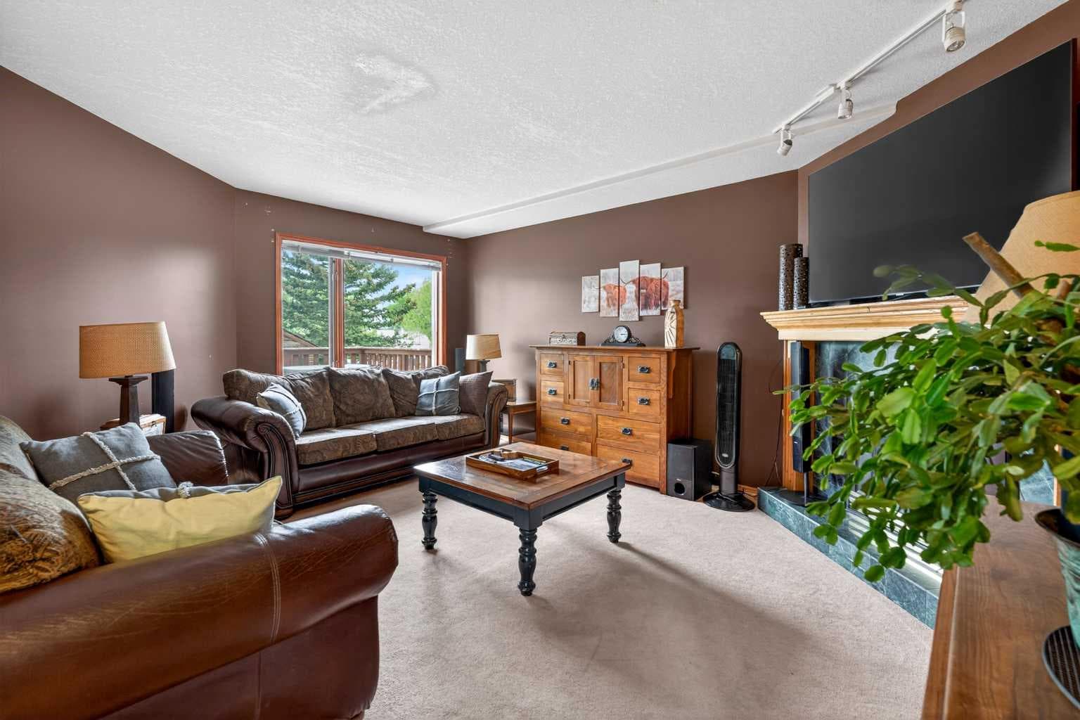 148 Sierra Madre Crescent SW