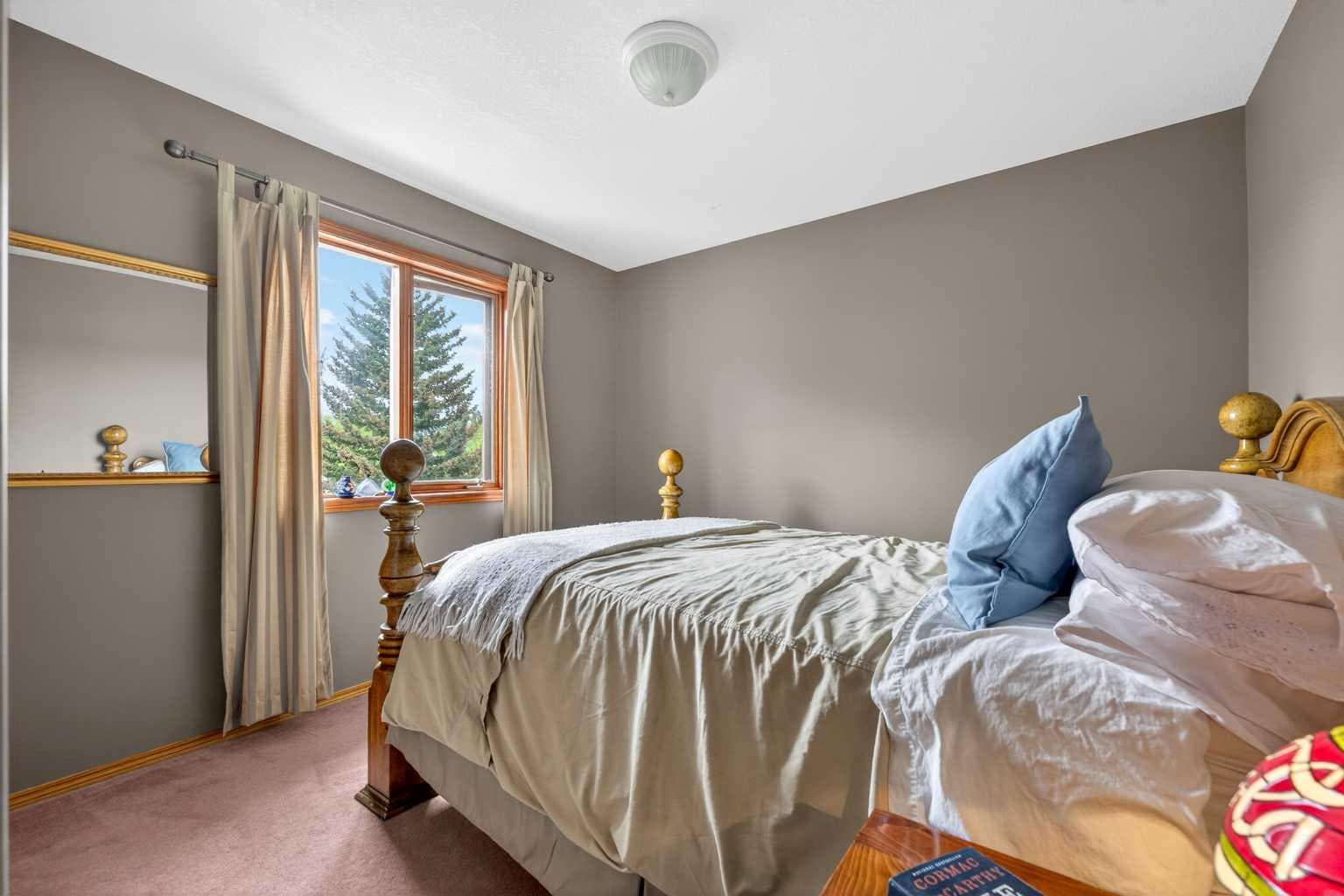 148 Sierra Madre Crescent SW