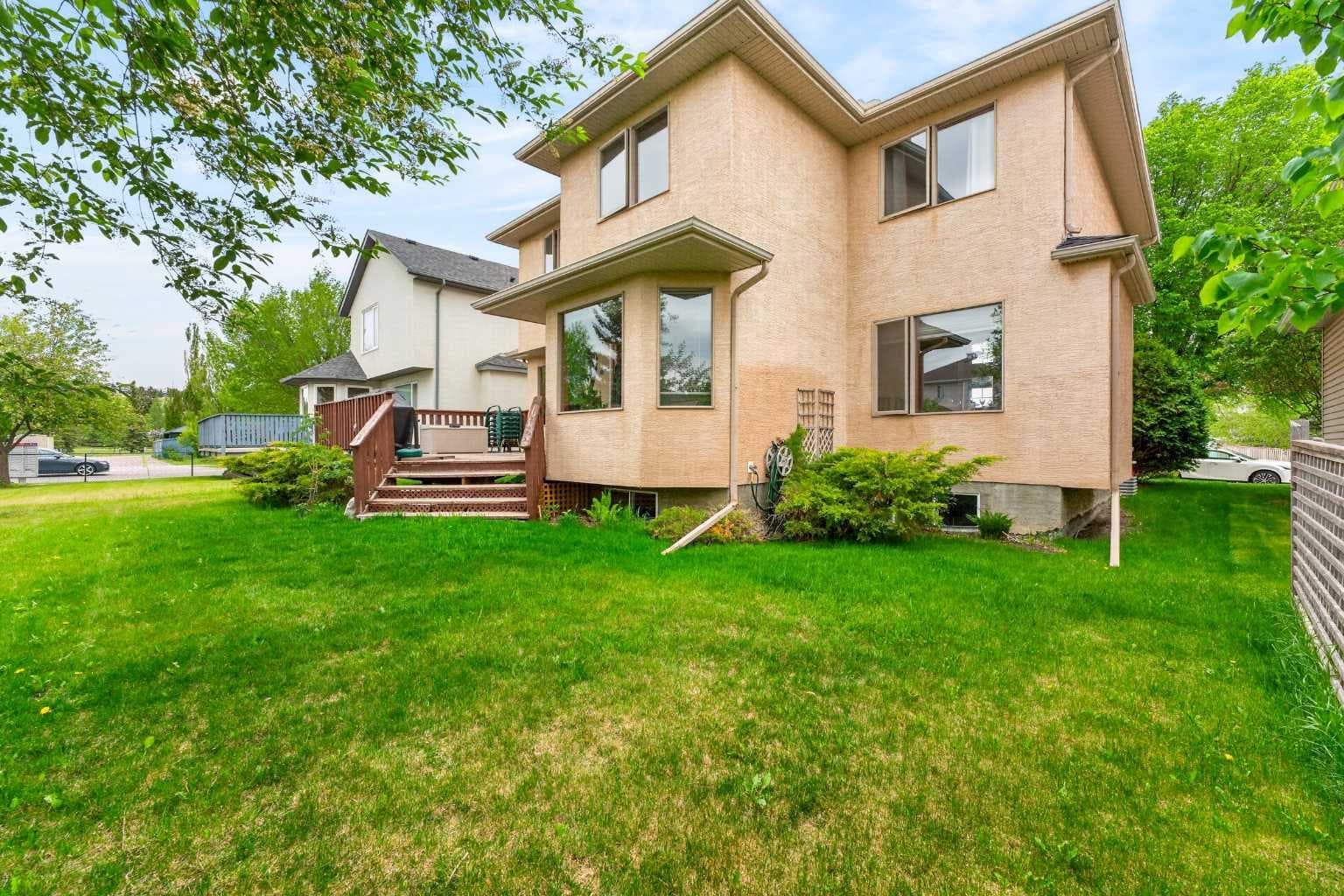 148 Sierra Madre Crescent SW