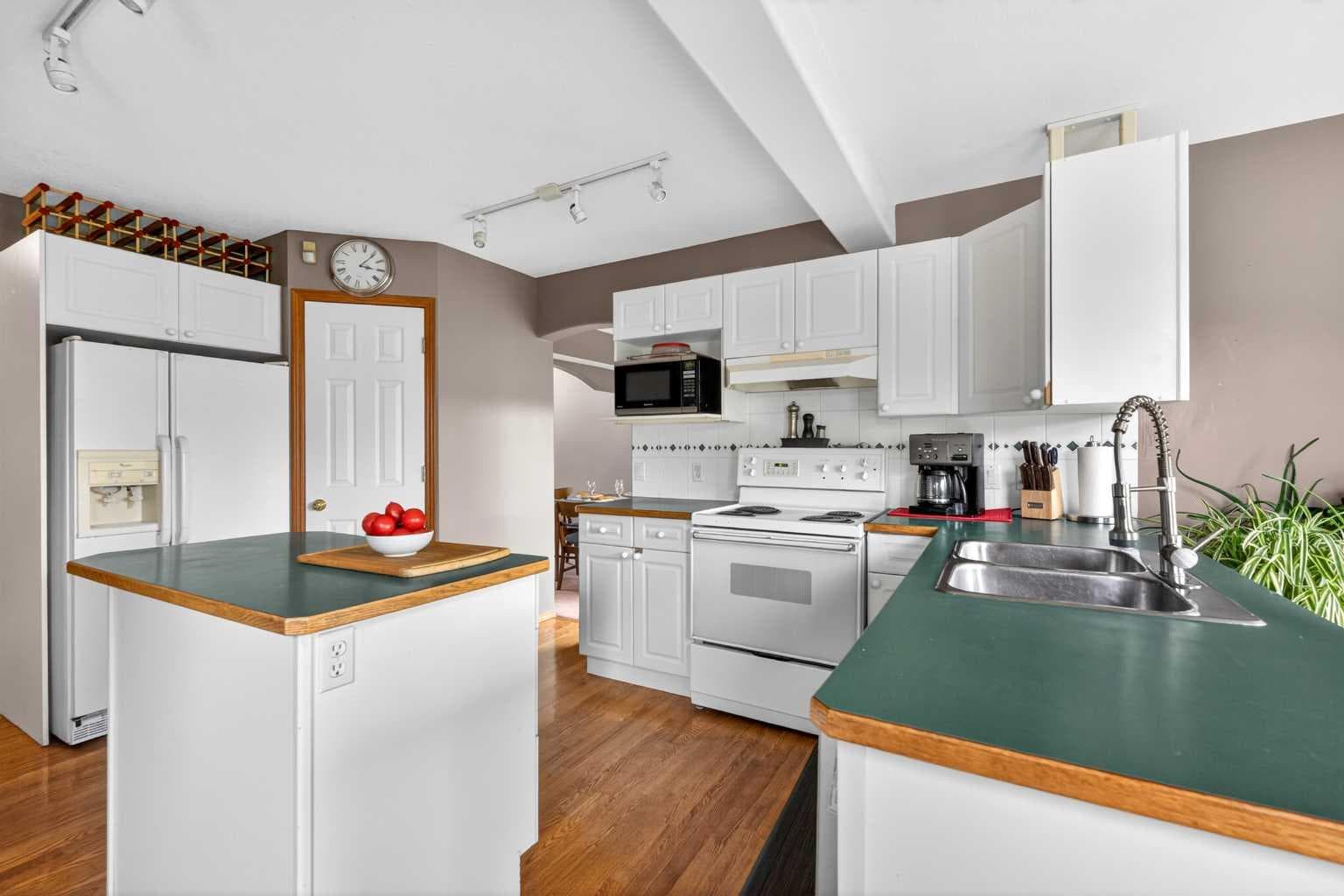 148 Sierra Madre Crescent SW