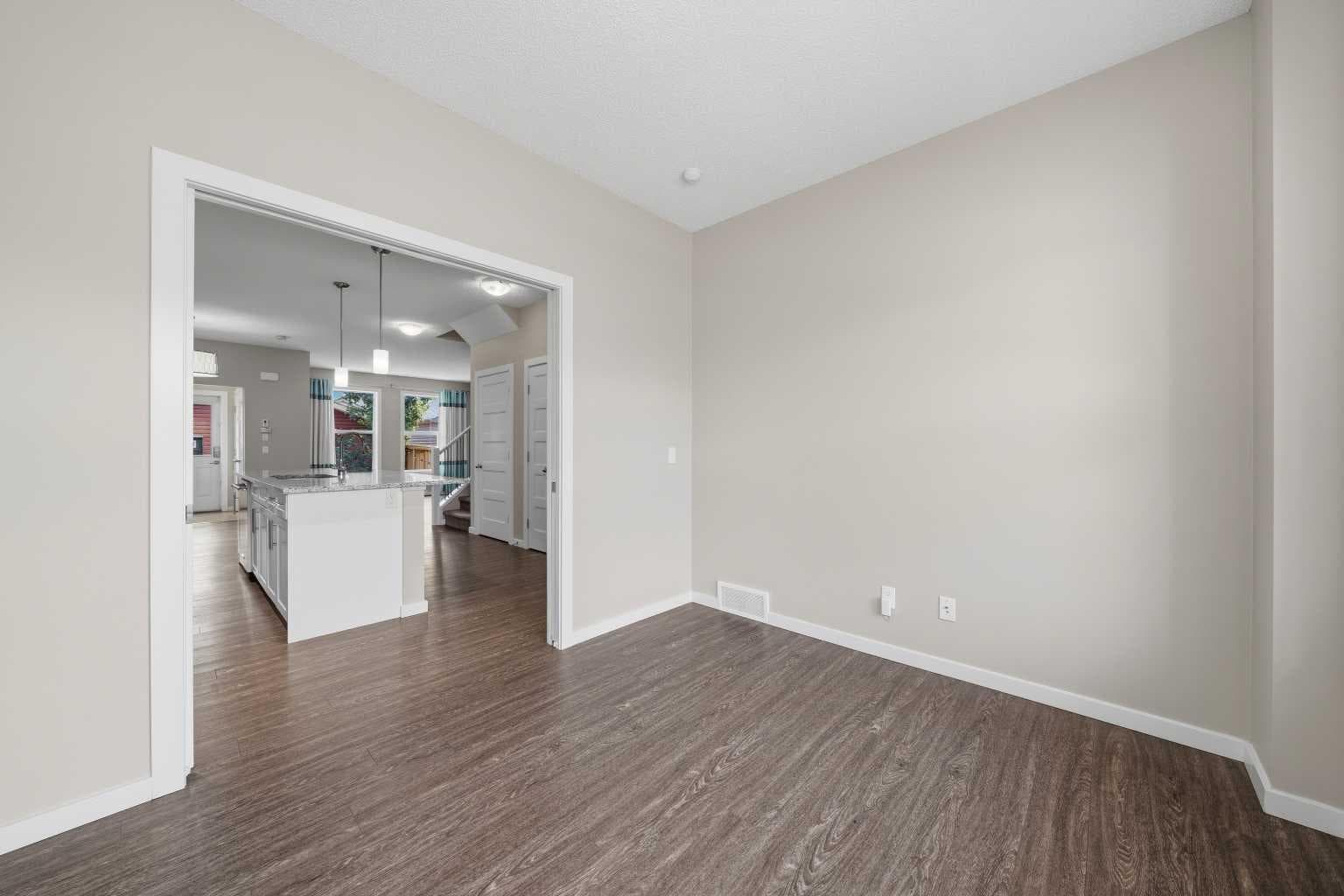 75 Legacy Glen Row SE