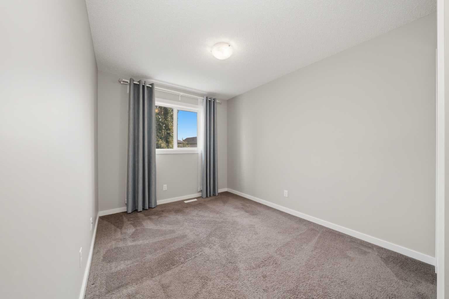 75 Legacy Glen Row SE