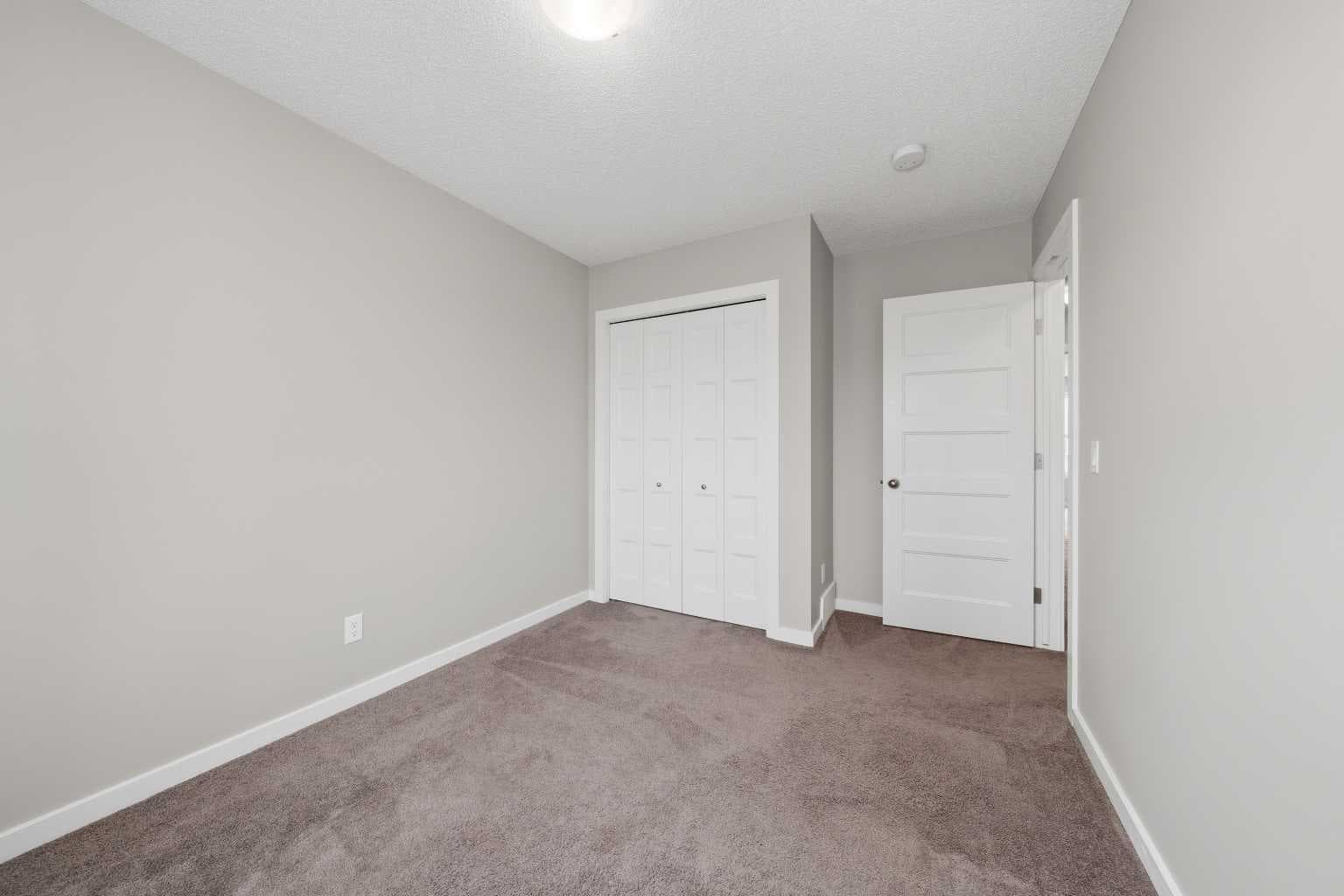 75 Legacy Glen Row SE