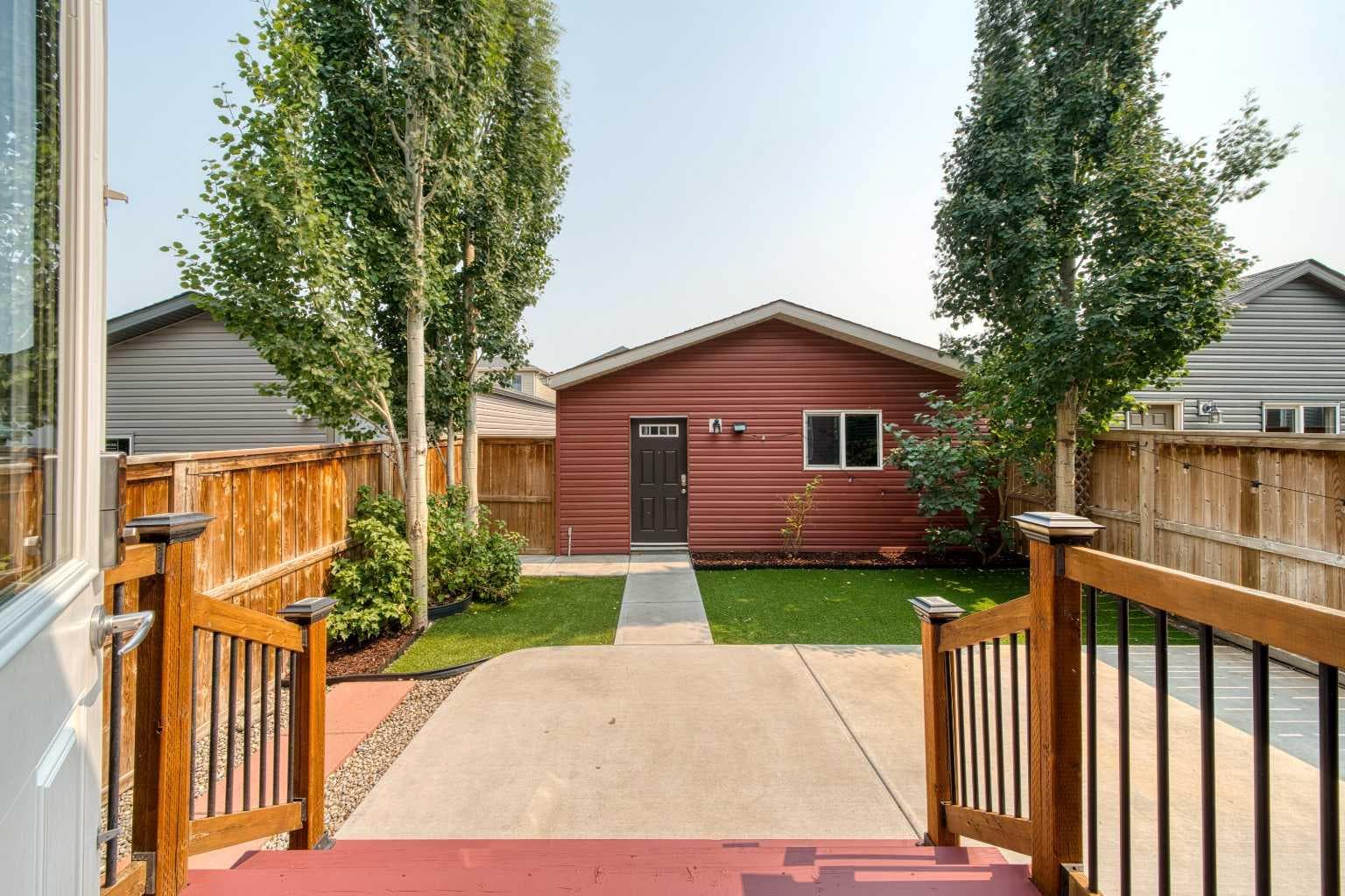75 Legacy Glen Row SE