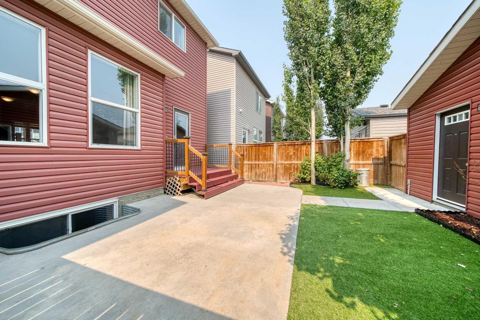 75 Legacy Glen Row SE