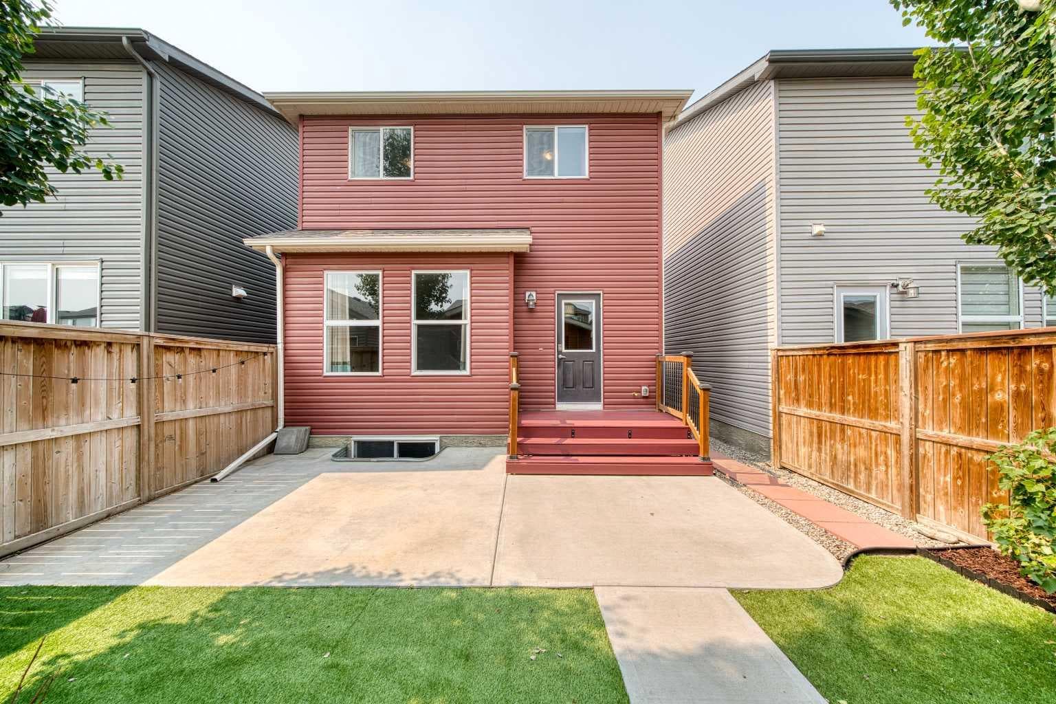 75 Legacy Glen Row SE