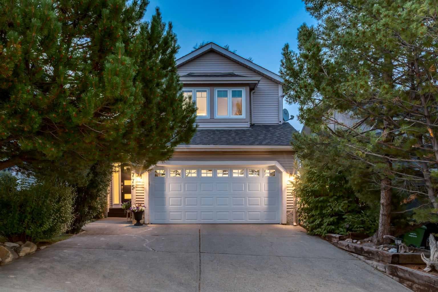 775 STRATHCONA Drive SW