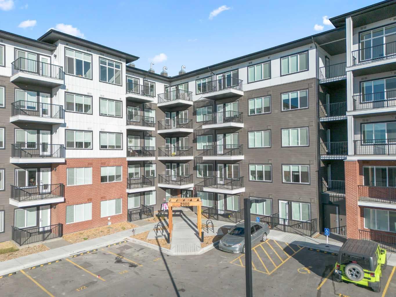 2418, 395 Skyview Parkway NE