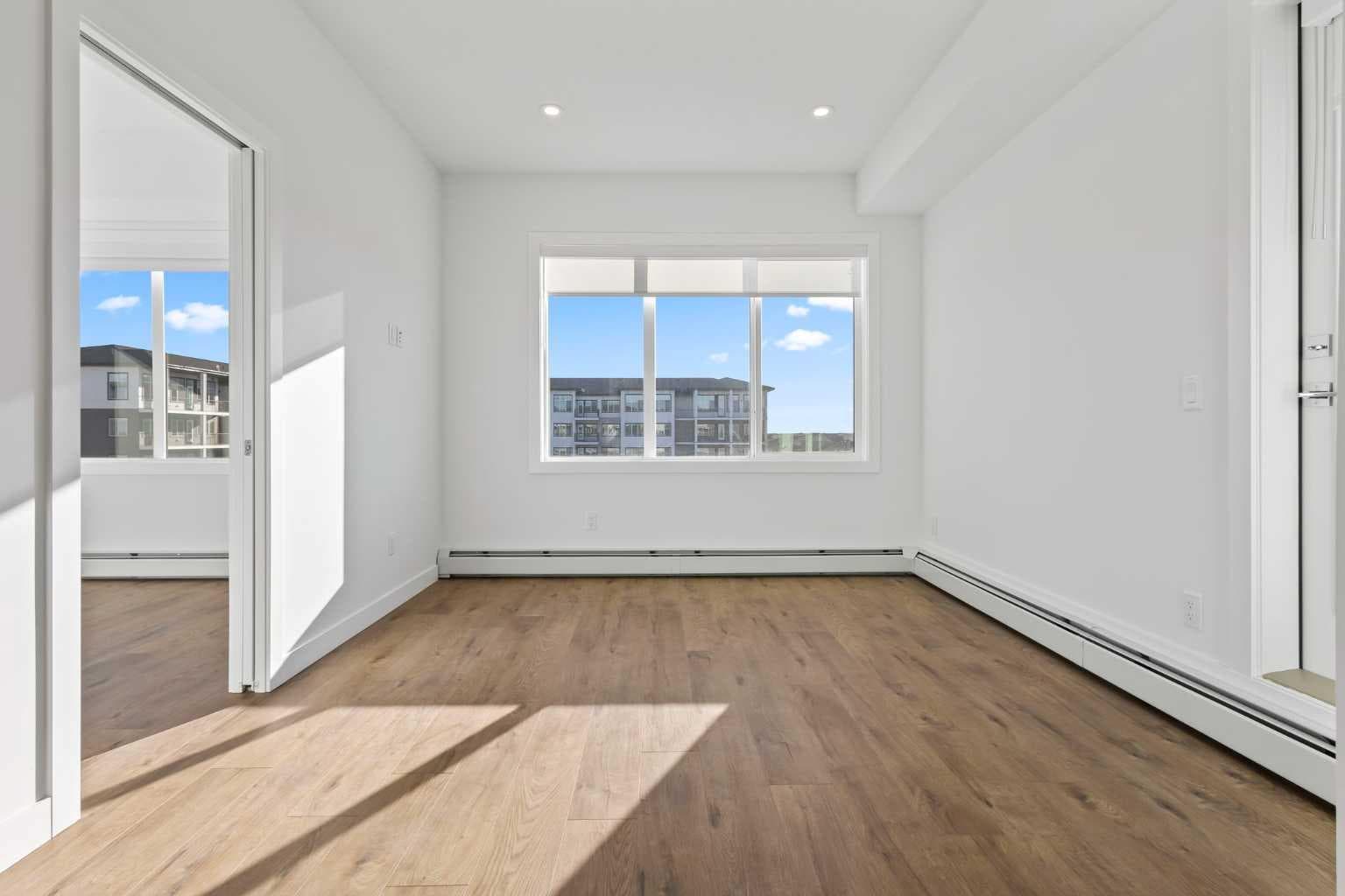 2418, 395 Skyview Parkway NE