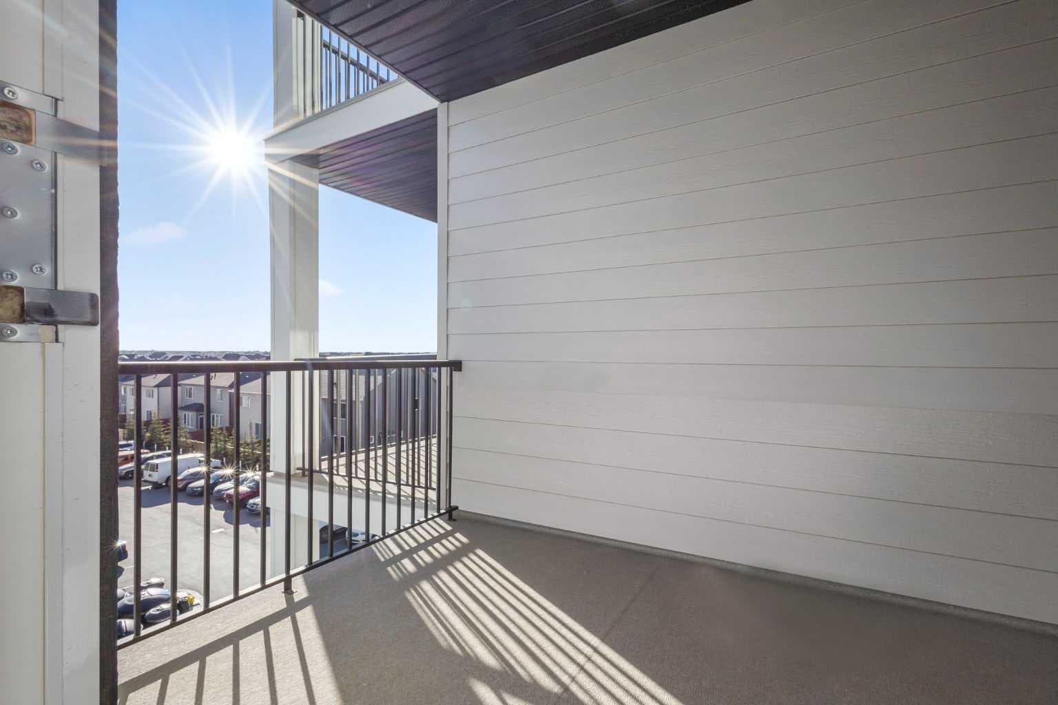 2418, 395 Skyview Parkway NE