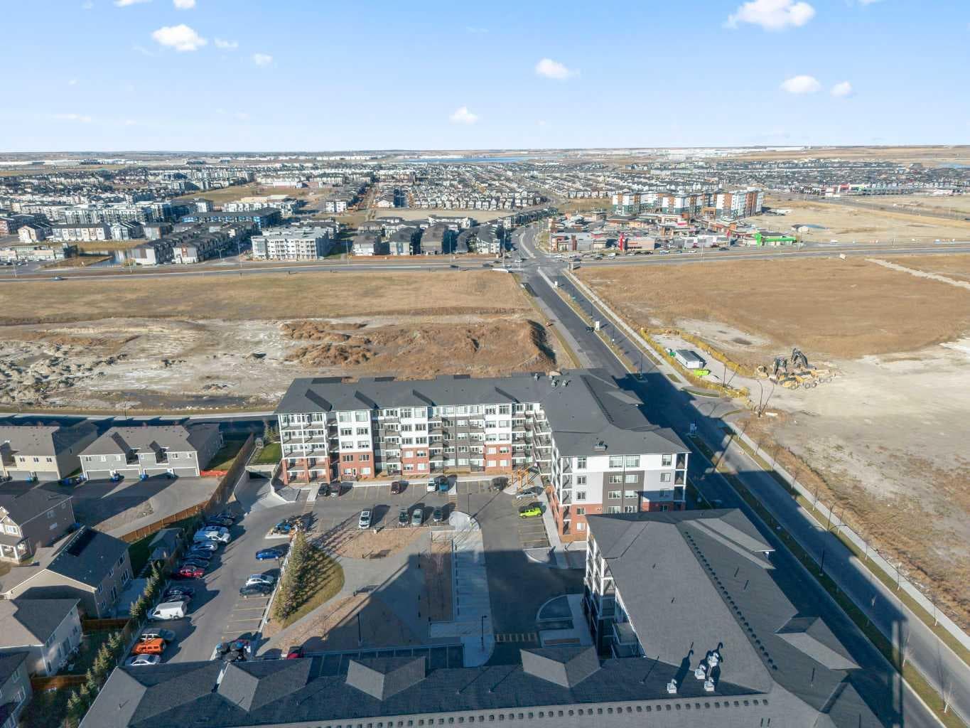 2418, 395 Skyview Parkway NE